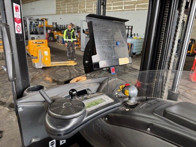 Použit&aacute; manipulačn&aacute; technika Yale MR14 &mdash; Booster Lift