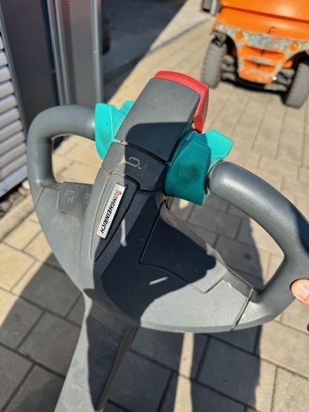 Použit&aacute; manipulačn&aacute; technika Jungheinrich EJE 220 &mdash; Booster Lift
