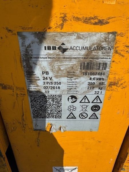 Použit&aacute; manipulačn&aacute; technika Jungheinrich EJE 220 &mdash; Booster Lift