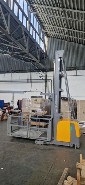 Použit&aacute; manipulačn&aacute; technika Jungheinrich EKS 412s P+F220 1050 DT &mdash; Booster Lift