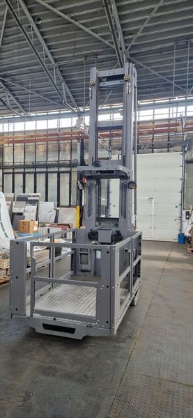 Použit&aacute; manipulačn&aacute; technika Jungheinrich EKS 412s P+F220 1050 DT &mdash; Booster Lift