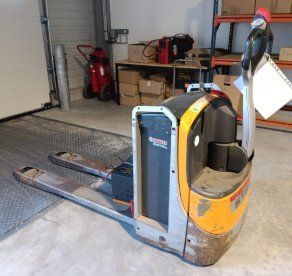 Použit&aacute; manipulačn&aacute; technika Still EXU18 &mdash; Booster Lift