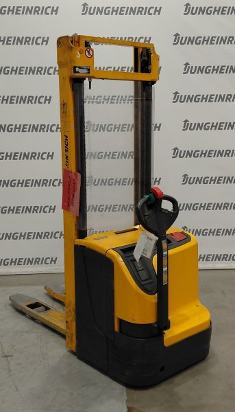 Použit&aacute; manipulačn&aacute; technika Jungheinrich EJC 212 &mdash; Booster Lift