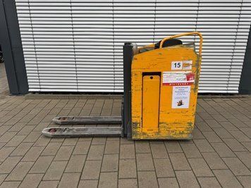Used material handling equipment Jungheinrich ESD 220 &mdash; Booster Lift