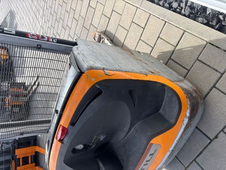 Použit&aacute; manipulačn&aacute; technika Still EXV 12i Initalhub &mdash; Booster Lift