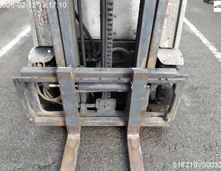 Použit&aacute; manipulačn&aacute; technika Still RX20-14C Triplex Drive-In &mdash; Booster Lift