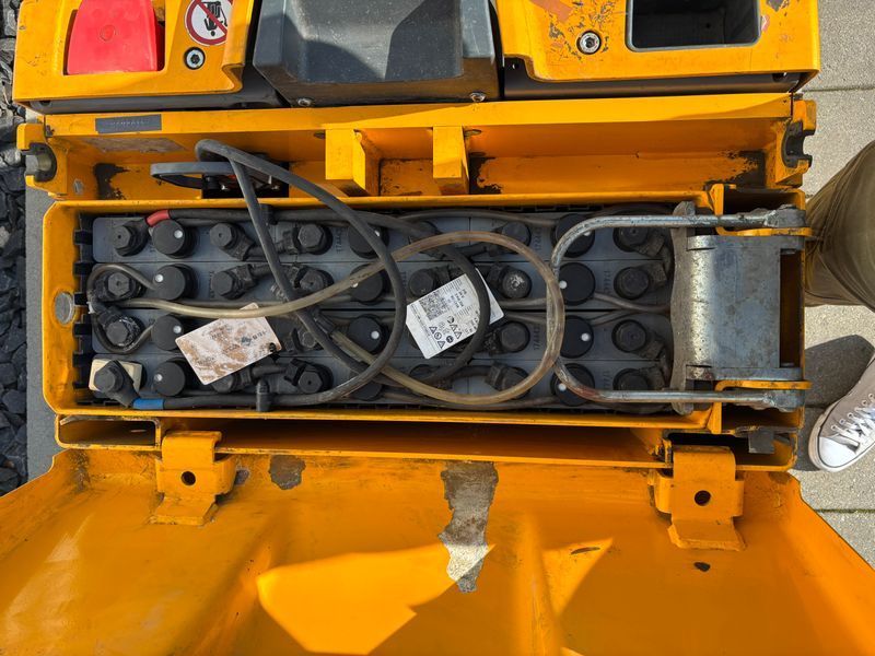 Used material handling equipment Jungheinrich EJE 120 &mdash; Booster Lift