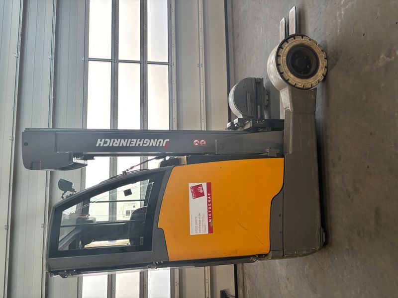 Použit&aacute; manipulačn&aacute; technika Jungheinrich ETV C16 &mdash; Booster Lift