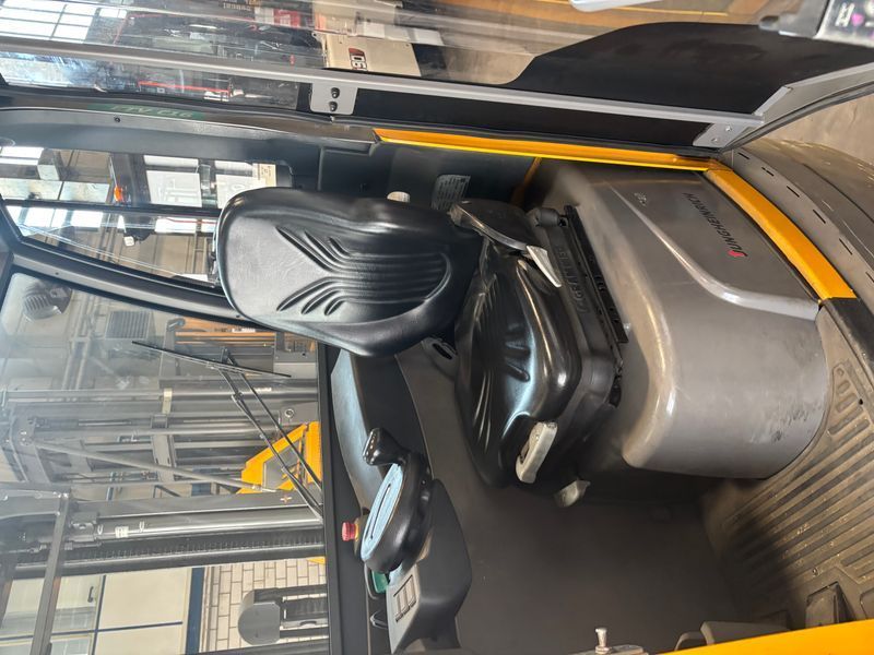 Použit&aacute; manipulačn&aacute; technika Jungheinrich ETV C16 &mdash; Booster Lift