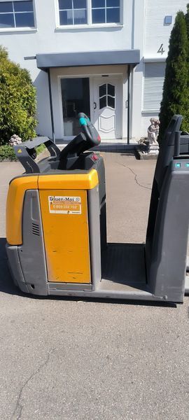 Used material handling equipment Jungheinrich ECE 225 / 2022y/ 595h &mdash; Booster Lift
