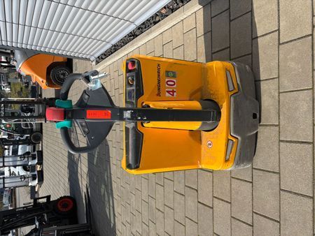 Used material handling equipment Jungheinrich EJE 120 &mdash; Booster Lift