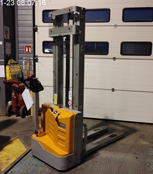 Použit&aacute; manipulačn&aacute; technika Still ECV10 Vorf&uuml;hrger&auml;t &mdash; Booster Lift