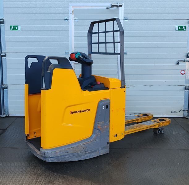 Used material handling equipment Jungheinrich ERE 120 2131h/ 2t/ 2020y &mdash; Booster Lift