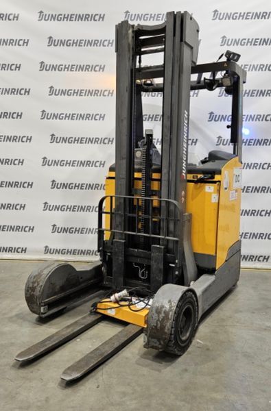 Použit&aacute; manipulačn&aacute; technika Jungheinrich ETV C16 &mdash; Booster Lift