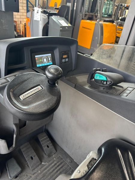 Used material handling equipment Jungheinrich ETV C16 &mdash; Booster Lift