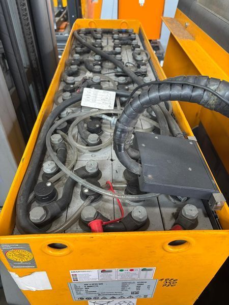 Used material handling equipment Jungheinrich ETV C16 &mdash; Booster Lift