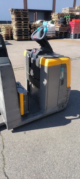 Použit&aacute; manipulačn&aacute; technika Jungheinrich ECE 225 / 2022y/ 595h &mdash; Booster Lift