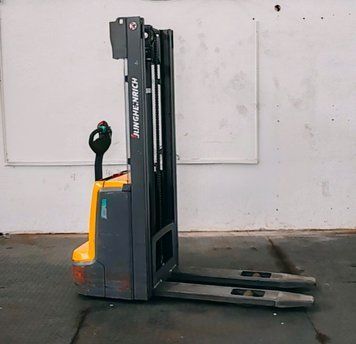 Used material handling equipment Jungheinrich EJC 112 LI ION 3.2m/ 698h/ 2020y &mdash; Booster Lift