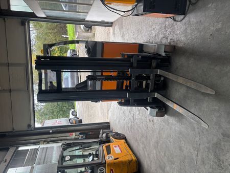 Used material handling equipment Still FM-X 10 &mdash; Booster Lift