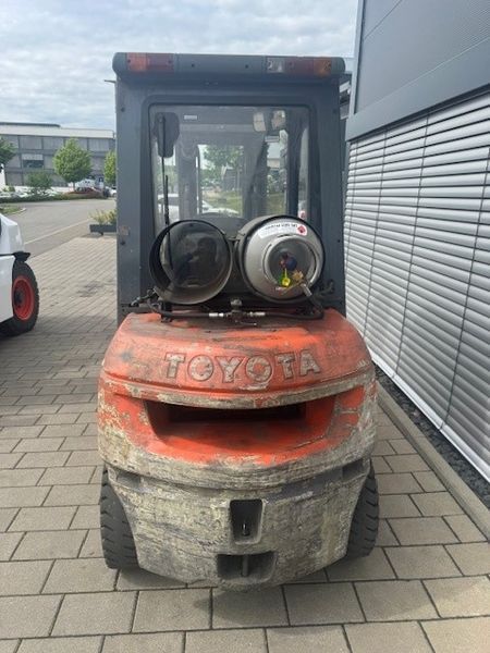 Použit&aacute; manipulačn&aacute; technika Toyota 02-7FGF30 &mdash; Booster Lift