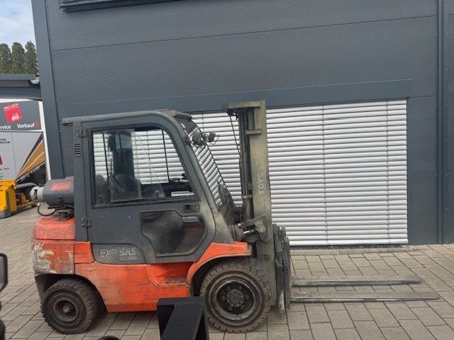 Použit&aacute; manipulačn&aacute; technika Toyota 02-7FGF30 &mdash; Booster Lift
