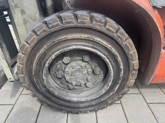 Použit&aacute; manipulačn&aacute; technika Toyota 02-7FGF30 &mdash; Booster Lift