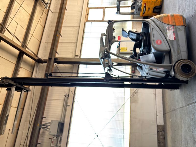 Used material handling equipment Still RX20-20 &mdash; Booster Lift