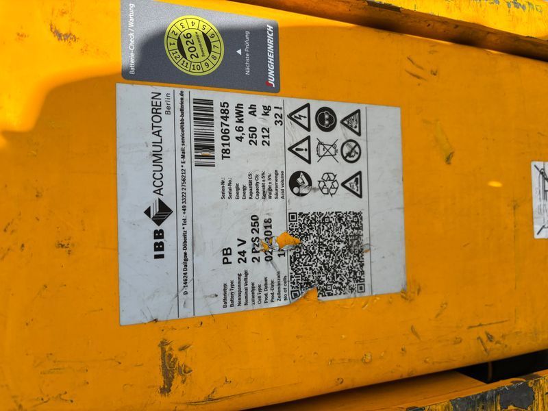 Použit&aacute; manipulačn&aacute; technika Jungheinrich EJE 120 &mdash; Booster Lift