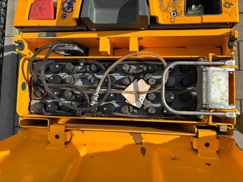 Použit&aacute; manipulačn&aacute; technika Jungheinrich EJE 120 &mdash; Booster Lift