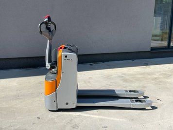 Použit&aacute; manipulačn&aacute; technika Still EXU 16 &mdash; Booster Lift