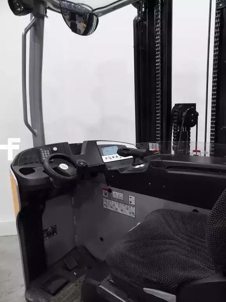 Použit&aacute; manipulačn&aacute; technika Still FMX17 &mdash; Booster Lift