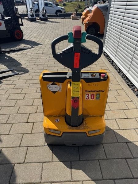 Použit&aacute; manipulačn&aacute; technika Jungheinrich EJE 116 &mdash; Booster Lift