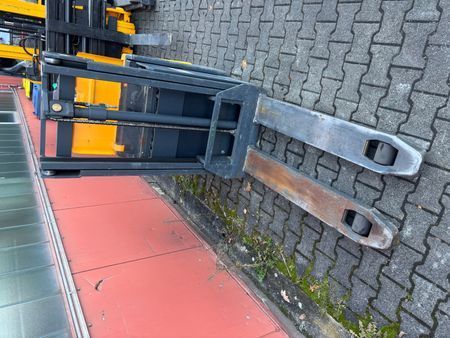 Použit&aacute; manipulačn&aacute; technika Jungheinrich ERD 220 &mdash; Booster Lift