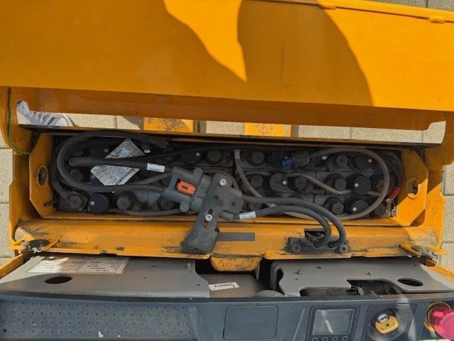 Použit&aacute; manipulačn&aacute; technika Jungheinrich EJE 116 &mdash; Booster Lift