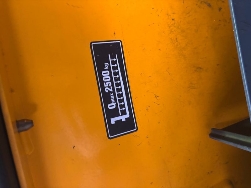 Used material handling equipment Jungheinrich ERE 225 Waage &mdash; Booster Lift