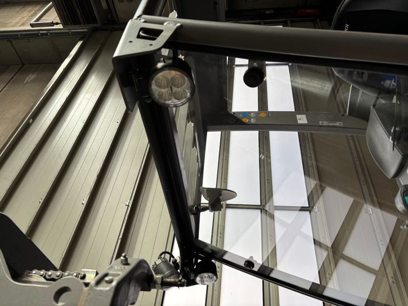 Použit&aacute; manipulačn&aacute; technika Jungheinrich EFG 215 Triplex &mdash; Booster Lift