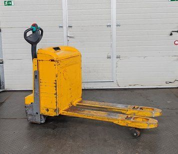 Použit&aacute; manipulačn&aacute; technika Jungheinrich EJE 116 1.6t/ 990h/ 250ah &mdash; Booster Lift