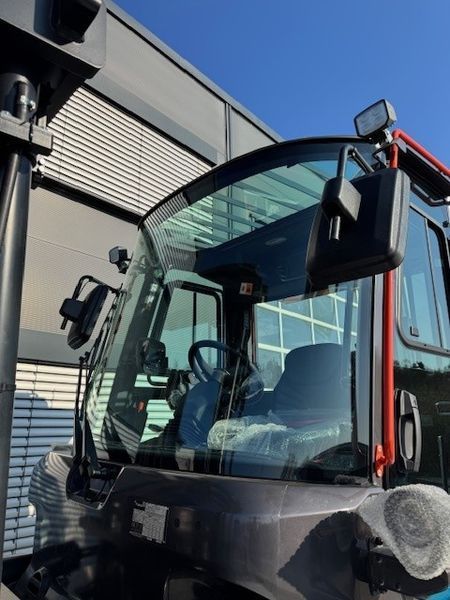 Použit&aacute; manipulačn&aacute; technika Bobcat D90S-9 NEUGER&Auml;T!!! &mdash; Booster Lift
