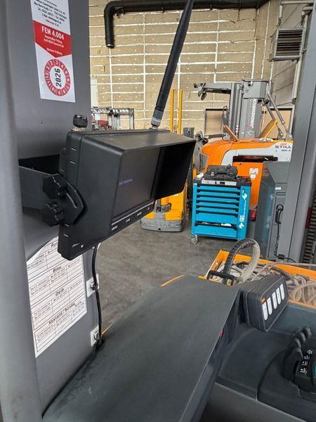 Použit&aacute; manipulačn&aacute; technika Jungheinrich ETV-Q25 &mdash; Booster Lift