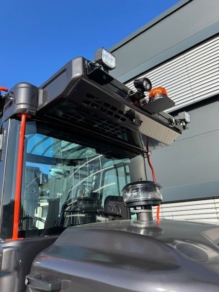Použit&aacute; manipulačn&aacute; technika Bobcat D90S-9 NEUGER&Auml;T!!! &mdash; Booster Lift