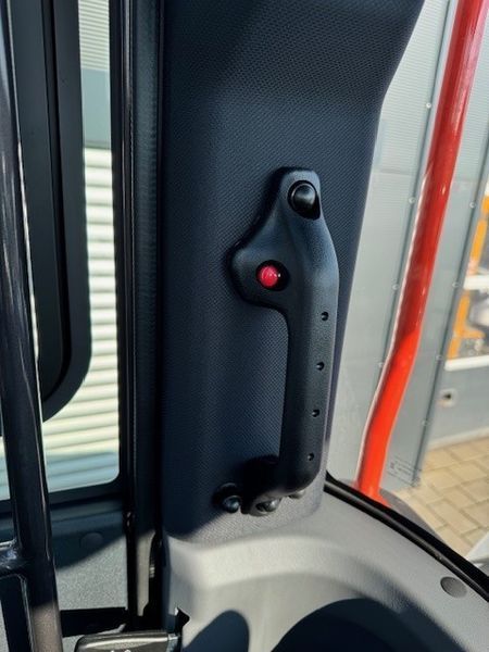 Použit&aacute; manipulačn&aacute; technika Bobcat D90S-9 NEUGER&Auml;T!!! &mdash; Booster Lift