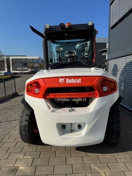 Použit&aacute; manipulačn&aacute; technika Bobcat D90S-9 NEUGER&Auml;T!!! &mdash; Booster Lift