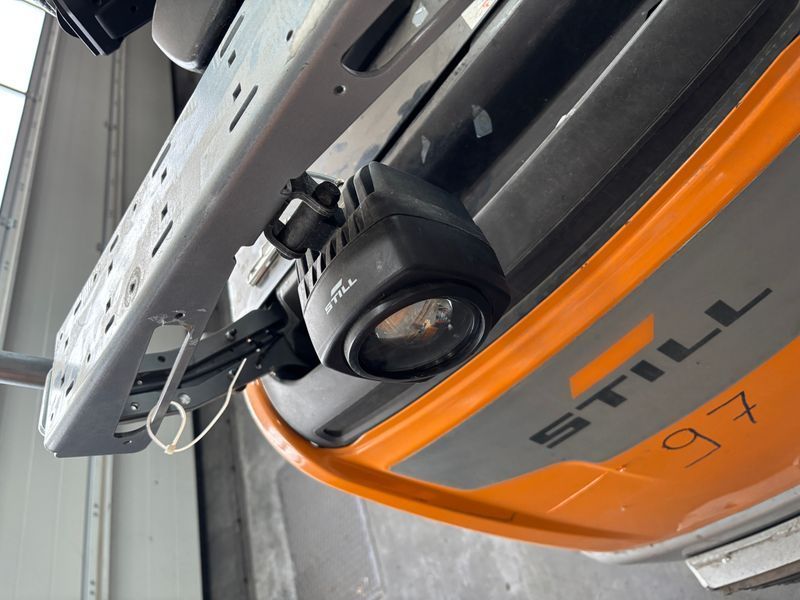 Použit&aacute; manipulačn&aacute; technika Still OPX-L12 &mdash; Booster Lift