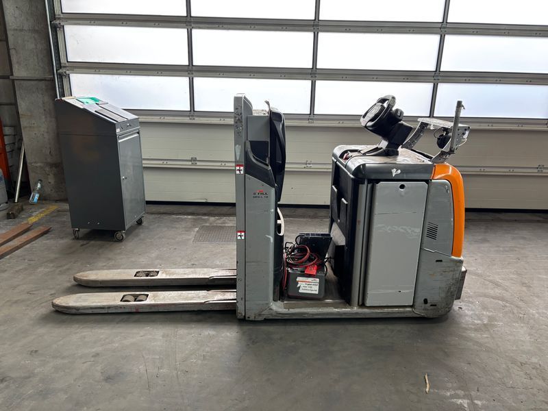 Použit&aacute; manipulačn&aacute; technika Still OPX-L12 &mdash; Booster Lift