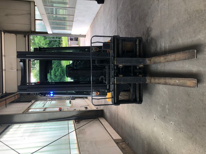 Použit&aacute; manipulačn&aacute; technika Jungheinrich TFG 435s 3.5t / 6419h/ 2015y/ 4v &mdash; Booster Lift