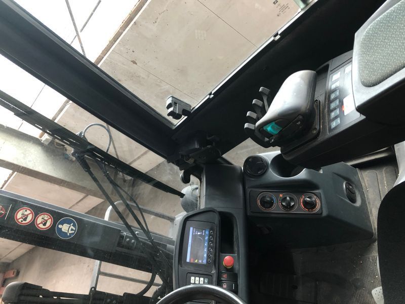 Použit&aacute; manipulačn&aacute; technika Jungheinrich TFG 435s 3.5t / 6419h/ 2015y/ 4v &mdash; Booster Lift