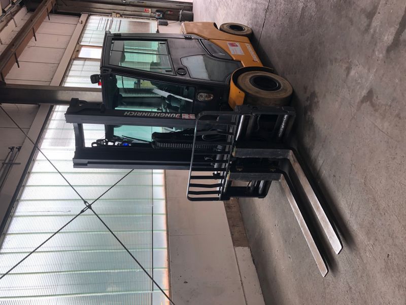Použit&aacute; manipulačn&aacute; technika Jungheinrich TFG 435s 3.5t / 6419h/ 2015y/ 4v &mdash; Booster Lift
