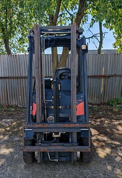 Used material handling equipment Linde H14T-01 &mdash; Booster Lift