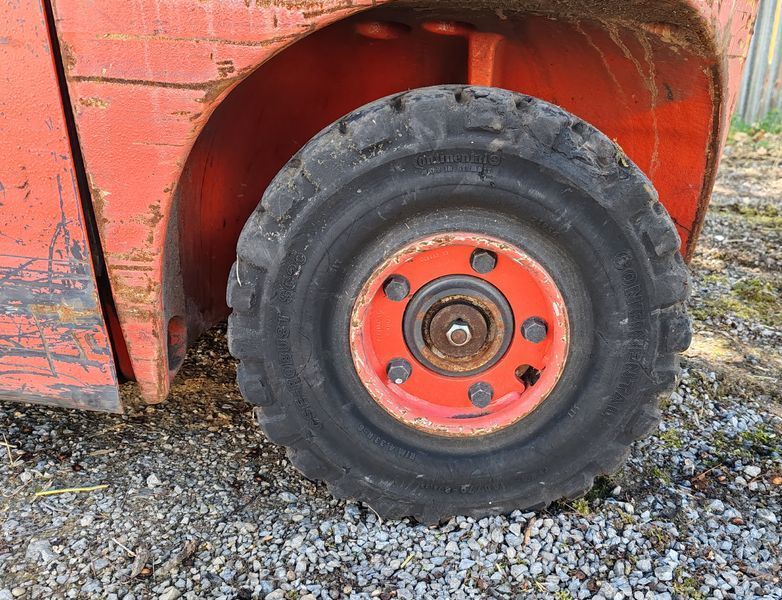 Used material handling equipment Linde H14T-01 &mdash; Booster Lift
