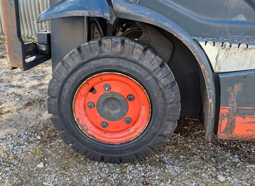Used material handling equipment Linde H14T-01 &mdash; Booster Lift